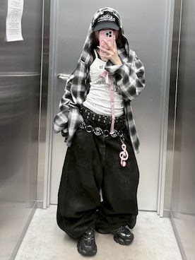 「アイテム（キーホルダー）」を使った、Never mind the XU / Chikashitsu+さん（レディース・152cm）の秋コーディネート