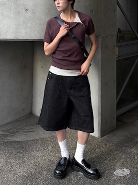 「Chikashitsu +（チカシツプラス）の【Chikashitsu +】side half zip t-shirt (4color) / 【チカシツプラス】サイドハーフジップモックネックタイト半袖トップス＜着用動画あり＞（Tシャツ/カットソー、レッド系）」を使った、Never mind the XU / Chikashitsu+さん（メンズ・171cm）の夏コーディネート