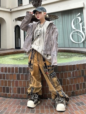 「FREE WORLD ORDER（フリーワールドオーダー）のアイテム」を使った、Never mind the XU / Chikashitsu+さん（レディース・154cm）の秋コーディネート