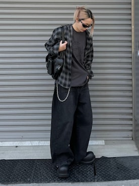 「Chikashitsu +（チカシツプラス）のアイテム（シューズ）」を使った、Never mind the XU / Chikashitsu+さん（メンズ・180cm）の春コーディネート