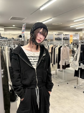 「アイテム（パーカー）」を使った、Never mind the XU / Chikashitsu+さん（レディース・172cm）の秋コーディネート