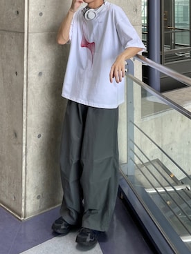 「Chikashitsu +（チカシツプラス）のアイテム（カーゴパンツ）」を使った、Never mind the XU / Chikashitsu+さん（メンズ・180cm）の夏コーディネート