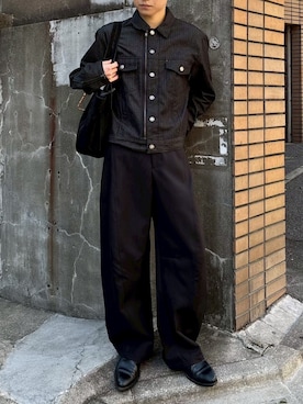 「Chikashitsu +（チカシツプラス）のアイテム（スラックス）」を使った、Never mind the XU / Chikashitsu+さん（メンズ・172cm）の春コーディネート