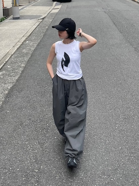 「Chikashitsu +（チカシツプラス）のアイテム（カーゴパンツ）」を使った、Never mind the XU / Chikashitsu+さん（レディース・159cm）の夏コーディネート