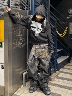 「Never mind the XU（ネバーマインドザエックスユー）の【Never mind the XU】Rivet eyelet biker belt / 【ネバーマインド ザ エックスユー】リベットアイレットバイカーベルト（ベルト、ブラック系）」を使った、Never mind the XU / Chikashitsu+さん（メンズ・167cm）の春コーディネート