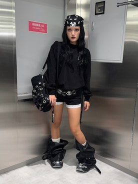 「アイテム（カーゴパンツ）」を使った、Never mind the XU / Chikashitsu+さん（レディース・165cm）の秋コーディネート