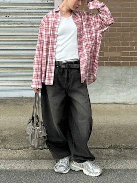 「Chikashitsu +（チカシツプラス）の【Chikashitsu +】super buggy denim pants（デニムパンツ）」を使った、Never mind the XU / Chikashitsu+さん（メンズ・179cm）の秋コーディネート