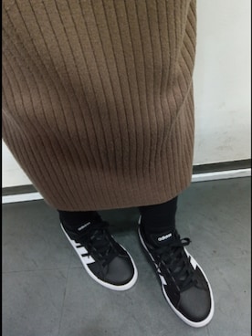 「adidas（アディダス）の【adidas】アディダス GRANDCOURT 3.0J（グランドコート 3.0J）（Sneakers、ブラック系）」を使った、parade豊洲さん（レディース・161cm）の冬コーディネート