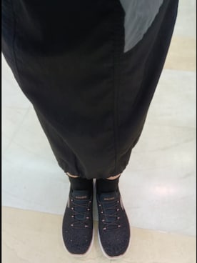 「SKECHERS（スケッチャーズ）のアイテム（シューズ）」を使った、parade豊洲さん（レディース・161cm）の秋コーディネート