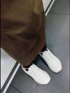 「PUMA（プーマ）の【PUMA】プーマ SOFTRIDE FLEX LACE EASE IN ALT WD（ソフトライド フレックスレース イーズイン ALT ワイド）バンジーレーススニーカー 311996（Sneakers、ホワイト系）」を使った、parade豊洲さん（レディース・161cm）の春コーディネート