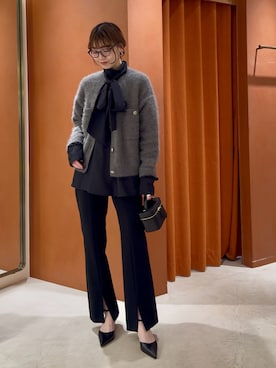 「Whim Gazette（ウィムガゼット）のファーボタンジャケット（カーディガン/ボレロ、グレー系）」を使った、あおさや。さん（レディース・160cm）の秋コーディネート