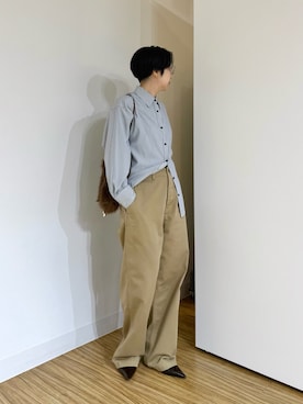 「アイテム（チノパンツ）」を使った、AZUMIさん（レディース・160cm）の秋コーディネート