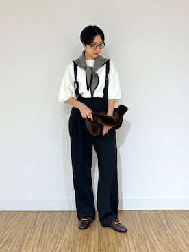 「アイテム（ストール/ショール）」を使った、AZUMIさん（レディース・160cm）の秋コーディネート