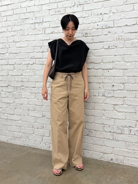 「Whim Gazette（ウィムガゼット）のドレープノースリーブブラウス（シャツ/ブラウス、ブラック系）」を使った、AZUMIさん（レディース・160cm）の春コーディネート