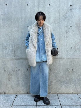 「アイテム（バングル/リストバンド）」を使った、AZUMIさん（レディース・160cm）の秋コーディネート