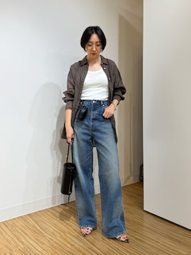 「Whim Gazette（ウィムガゼット）のマルチウェイラミーシャツ（シャツ/ブラウス、ブラウン系）」を使った、AZUMIさん（レディース・160cm）の春コーディネート