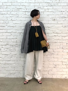 「Whim Gazette（ウィムガゼット）のデニムシフォンシャツ（シャツ/ブラウス、グレー系）」を使った、AZUMIさん（レディース・160cm）の春コーディネート