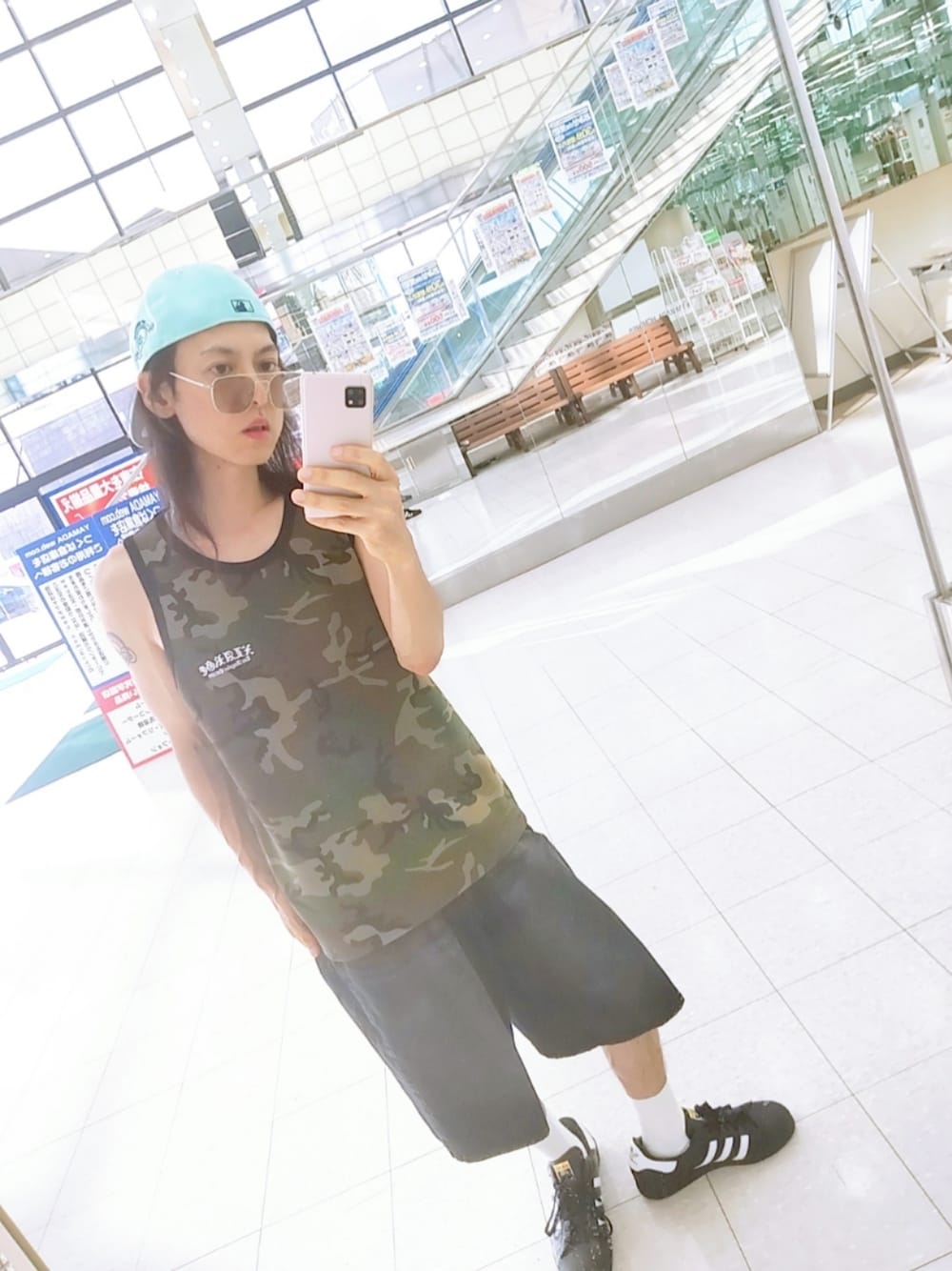 「キャップ、サングラス、タンクトップ、ハーフパンツ、スニーカー、NEWERA、UNIQLO、XLARGE、WEGO、adidas、夏コーデ」｜「NEW ERAのNEW ERA  LP5950 COLOR VARIATION / ニューエラ（キャップ、ブルー系）」を使った、Aki さん（メンズ・171cm）の夏コーディネートの1枚目の写真