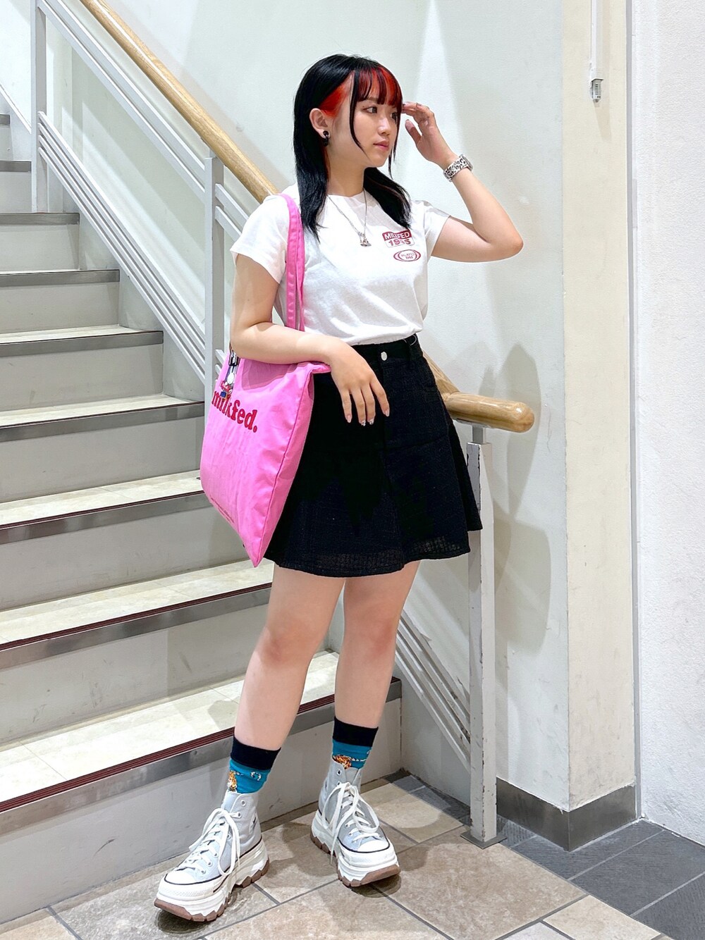 「WEARyouthコーデ、初夏コーデ、厚底スニーカー、韓国コーデ、ミルクフェド、ミルクフェド(MILKFED.)、MILKFED.、milkfed._ootd、チビT、骨格ウェーブ、低身長、ootd、カジュアルガーリー、converse」｜「MILKFED.のMERMAID SKIRT（スカート、ブラック系）」を使った、レイナさん（レディース・154cm）の夏コーディネートの1枚目の写真