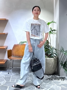 「ADAM ET ROPE'（アダムエロペ）の【サステナブル】バックタックワイドデニム（デニムパンツ）」を使った、KUBOTAさん（レディース・159cm・30代）の夏コーディネート