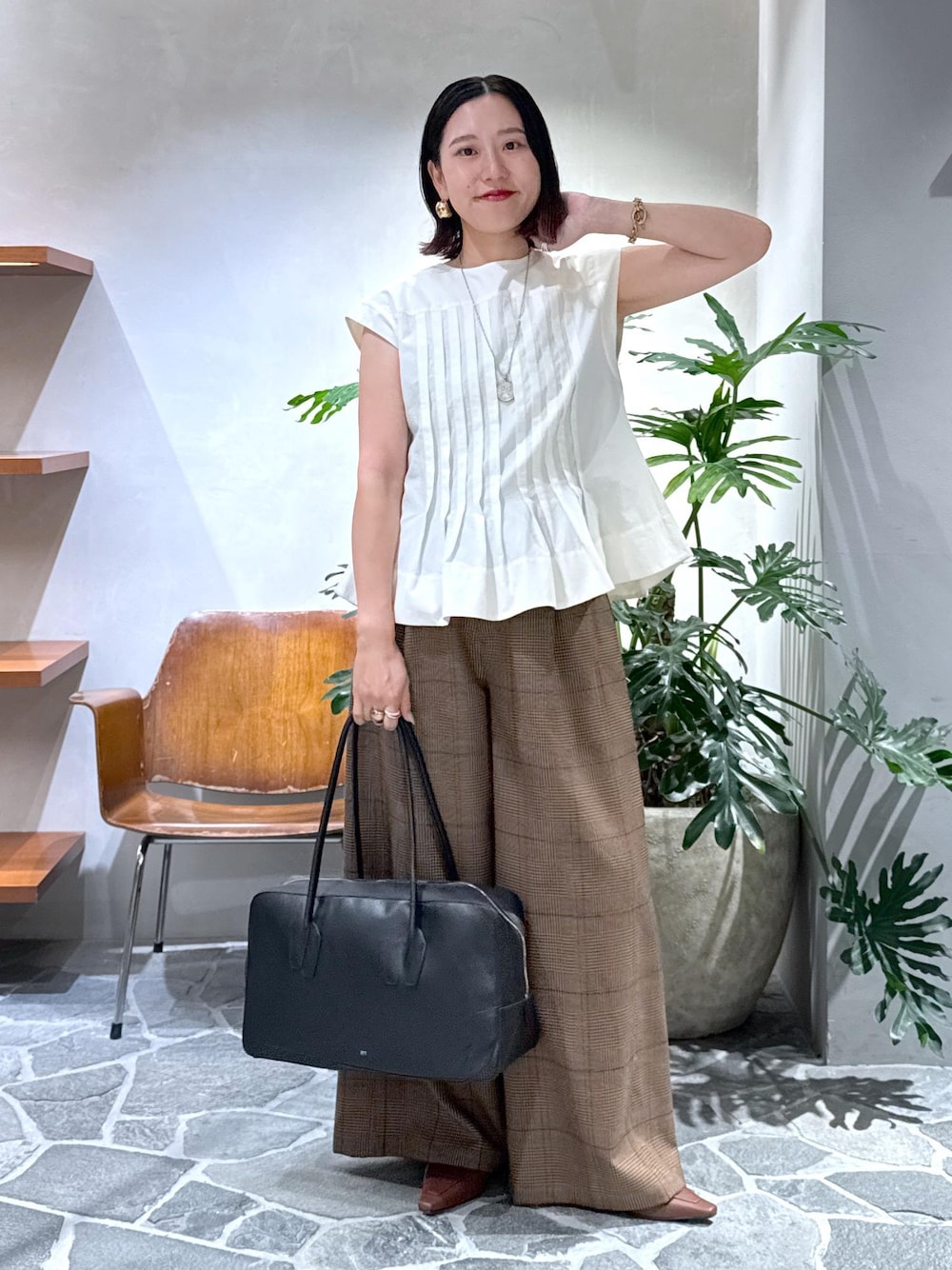 サステナブル】タックフレアジレブラウスを使った人気ファッション