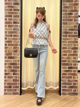 「INGNI（イング）のグリッターラメフレアデニムパンツ（デニムパンツ、ブルー系）」を使った、Yさん（レディース・155cm）の夏コーディネート
