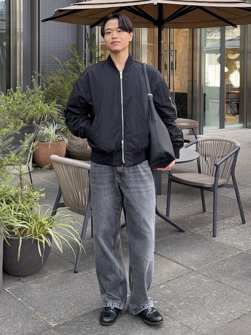 「MUSINSA STANDARD（ムシンサスタンダード）のクリンクルオーバーサイズMA-1ボンバージャケット[ブラック]（MA-1）」を使った、Asuさん（メンズ・178cm）の春コーディネート