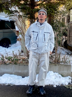 NIKEのナイロンジャケット（ホワイト系）を使った人気ファッション