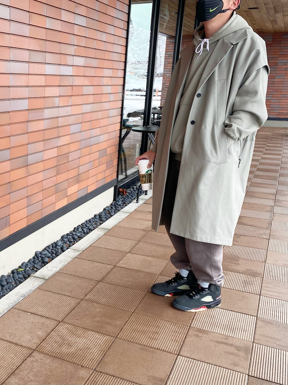 NIKEのステンカラーコートを使った人気ファッションコーディネート - WEAR