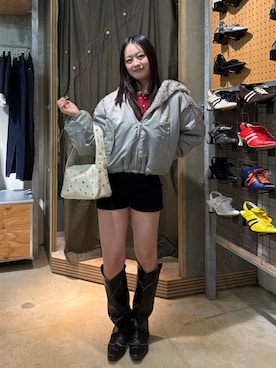 「WHO'S WHO gallery（フーズフーギャラリー）の【UNISEX/サイズ展開あり】2WAYリバーシブルファーブルゾン（ブルゾン、グレー系）」を使った、mashiroさん（レディース・153cm）の冬コーディネート