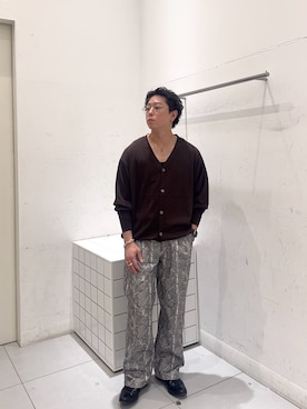 「SENSE OF PLACE by URBAN RESEARCH(センスオブプレイスバイアーバンリサーチ)の『洗濯可/接触冷感/UVカット/毛玉防止』マルチファンクションVネックカーディガン(カーディガン/ボレロ、ブラウン系)」を使った、reosakuraiさん(メンズ・163cm)の夏コーディネート
