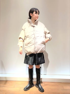 「ベージュ×ブラック」｜「アイテム（ジャケット/アウター）」を使った、FREDY&GLOSTER stylingさん（レディース・157cm）の秋コーディネート