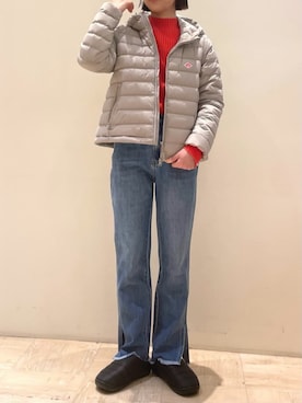 「スリットパンツ」｜「アイテム（ダウンジャケット/コート）」を使った、FREDY&GLOSTER stylingさん（レディース・162cm）の冬コーディネート