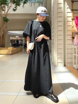 「カジュアルダウン」｜「アイテム（ワンピース/ドレス）」を使った、FREDY&GLOSTER stylingさん（レディース・160cm）の夏コーディネート
