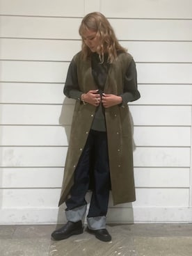 「ロールアップ」｜「アイテム（ワンピース/ドレス）」を使った、FREDY&GLOSTER stylingさん（レディース・165cm）の秋コーディネート