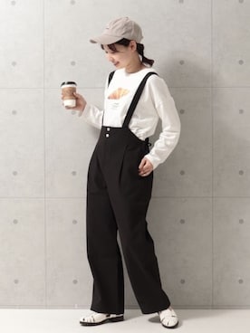 「フレンチカジュアル」｜「アイテム（サロペット/オーバーオール）」を使った、FREDY&GLOSTER stylingさん（レディース・160cm）の冬コーディネート