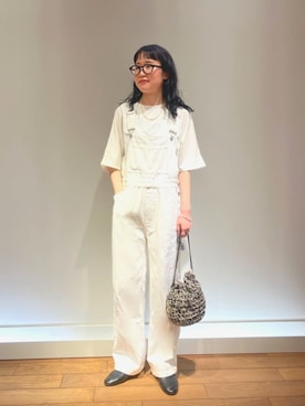 「オールホワイト」｜「アイテム（サロペット/オーバーオール）」を使った、FREDY&GLOSTER stylingさん（レディース・160cm）の春コーディネート