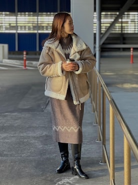 「ニットワンピース」｜「アイテム（ムートンコート）」を使った、FREDY&GLOSTER stylingさん（レディース・160cm）の秋コーディネート