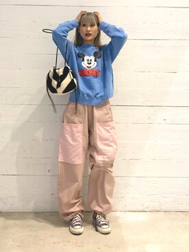 「ミッキー」｜「アイテム（カーゴパンツ）」を使った、FREDY&GLOSTER stylingさん（レディース・160cm）の秋コーディネート