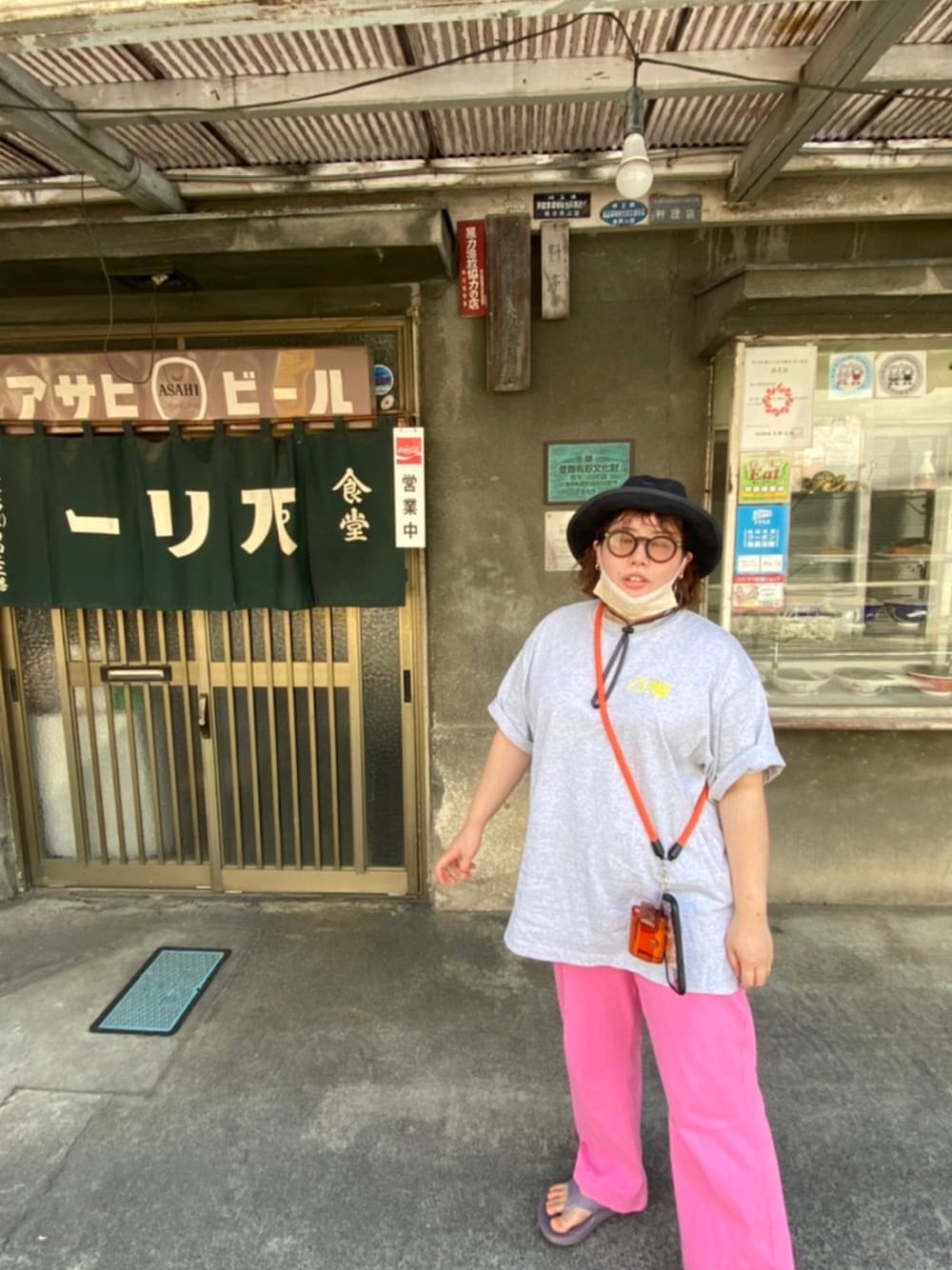 「真夏のアクティブスタイル、大人カジュアル、リラックススタイル、着回しコーデ、夏、低身長、summer、NIKE、FREAK’Ｓ STORE、Tシャツ、カラーパンツ、ぽっちゃり、キャンプ」｜「NIKEの【NIKE/ナイキ】 ブーニー 　速乾　バケットハット　ブラック（ハット、ブラック系）」を使った、ピヨさん（レディース・150cm）の夏コーディネートの1枚目の写真
