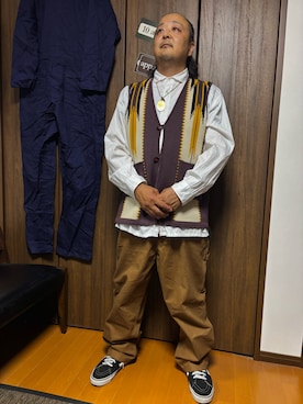 「Levi's（リーバイス）のアイテム（その他パンツ、ブラウン系）」を使った、aaajiさん（メンズ・174cm）の春コーディネート
