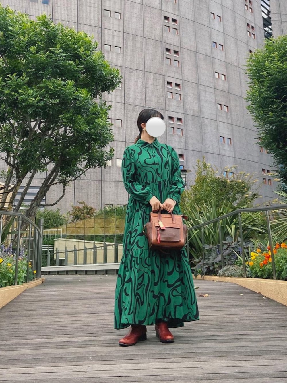 「だから秋服が好き、ワンピース、ワンピース×ブーツ、プチプラ、ZARA、ZARAコーデ、ザラ、ootd、休日スタイル、ロングブーツ、緑、低身長、sy_ootd、instagram:sh_u41z、フォロー、イイネ、お気に入り登録お願いします♡」｜「COACHのアイテム（ショルダーバッグ、ブラウン系）」を使った、sshuuさん（レディース・153cm）の秋コーディネートの1枚目の写真