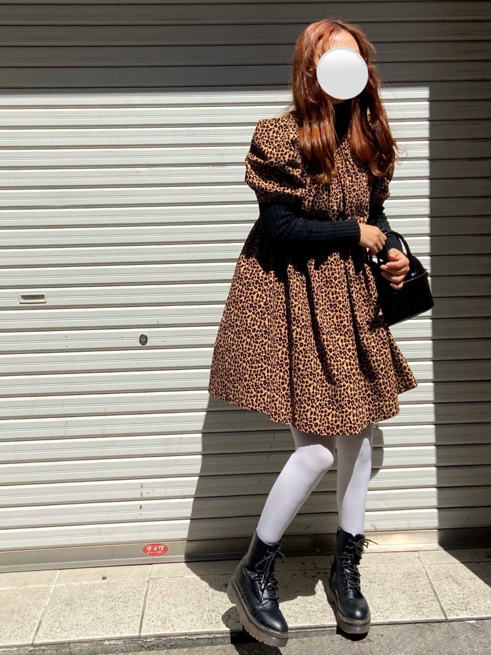 「レオパード、ワンピーススタイル、秋冬コーデ、ワンピース、コーデュロイ、白タイツ、ブーツスタイル、sy_ootd、フォロー、イイネ、お気に入り登録お願いします♡、instagram:sh_u41z」｜「ZARAのアイテム（ショルダーバッグ、ブラック系）」を使った、sshuuさん（レディース・154cm）の夏コーディネートの1枚目の写真