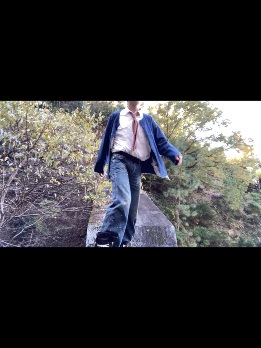 「カジュアル、RICK OWENS、アリクス、alyx、SASQUATCHfabrix、HERMES、デニム」｜「SASQUATCHfabrix.のアイテム（デニムジャケット、ブルー系）」を使った、wサメ握り一貫さん（メンズ・178cm）の秋コーディネートの1枚目の写真