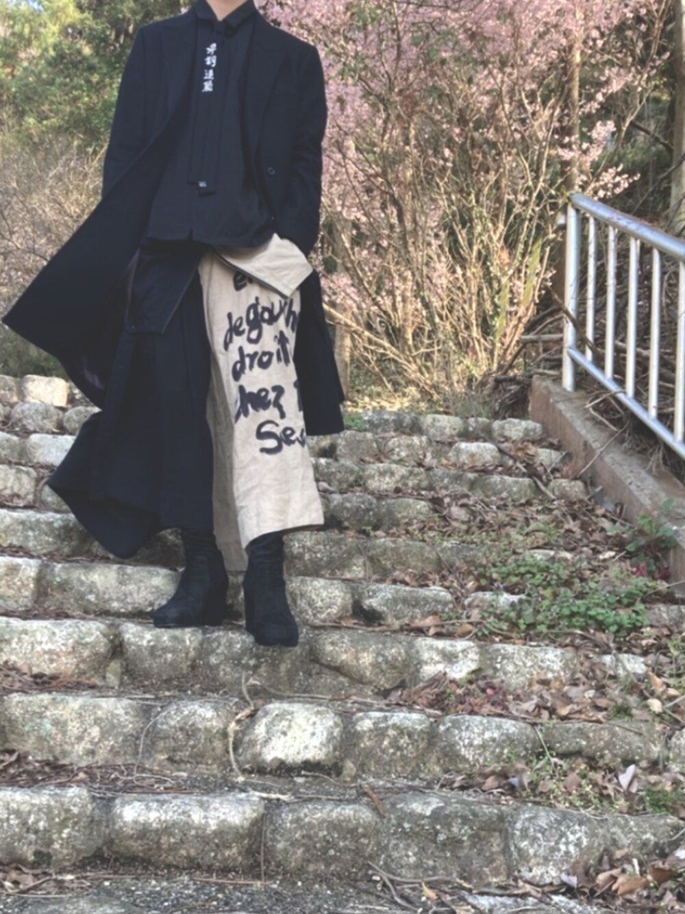 「休日スタイル、ヨウジヤマモト、yohji yamamoto pour homme、Random Identities、高一、高校生、着回しコーデ」｜「RANDOM IDENTITIESのアイテム（その他シューズ、ブラック系）」を使った、wサメ握り一貫さん（メンズ・178cm）の夏コーディネートの1枚目の写真