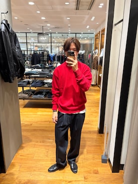 「URBAN RESEARCH（アーバンリサーチ）のCOTTON CASHMERE CREW NECK KNIT（ニット/セーター、レッド系）」を使った、ハルさん（メンズ・183cm）の秋コーディネート