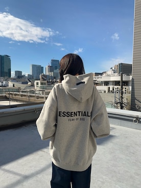 「FOG ESSENTIALS（エフオージーエッセンシャルズ）のアイテム（トップス）」を使った、桃さん（レディース・164cm）の冬コーディネート