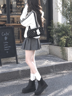 「Chick（チック）のアイテム」を使った、迎　稀羅莉さん（レディース・160cm）の秋コーディネート