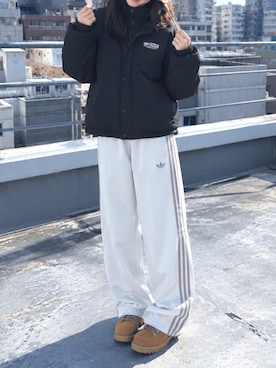 「WHITE MOUNTAINEERING（ホワイトマウンテニアリング）のWhite Mountaineering/ホワイトマウンテニアリング WM×Danner 'MOUNTAIN LIGHT'  Vibram ビブラム マウンテンライト ブーツ スニーカー カウスエード メンズ 2026年秋冬 秋服（スニーカー、イエロー系）」を使った、迎　稀羅莉さん（レディース・160cm）の秋コーディネート