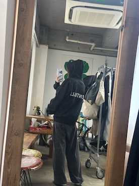 「FOG ESSENTIALS（エフオージーエッセンシャルズ）のアイテム」を使った、桃さん（レディース・164cm）の春コーディネート